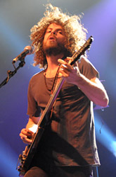 wolfmother100130_0413_hl_165x250