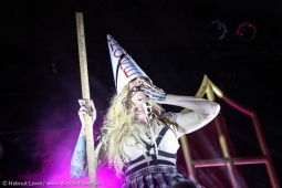 inthismoment150224_hl-60