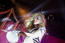 inthismoment150224_hl-61