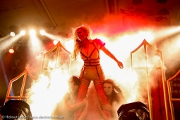 inthismoment150224_hl-63