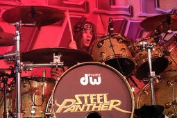 steelpanther120320_0715
