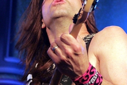 steelpanther120320_0900