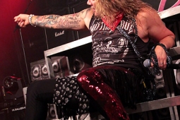 steelpanther121103_hl_4986