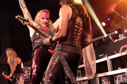 steelpanther121103_hl_5137