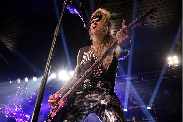 steelpanther121103_hl_4937