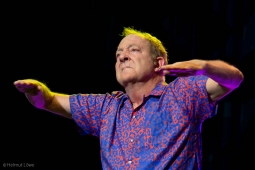 b-52s190626_hl_800-8946