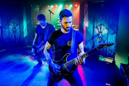 theravenage100406_hl-4348
