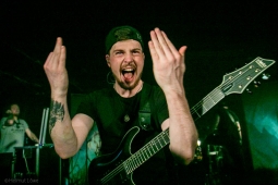 theravenage100406_hl-7799