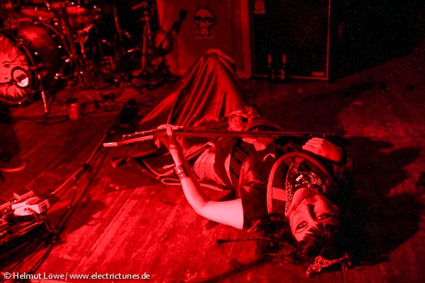 theredpaintings140225_hl-17