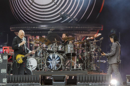 the-smashing-pumpkins-kunstrasen20250805-hl-3-13