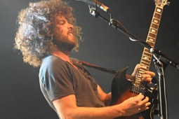 wolfmother100130_0557_hl_336x500
