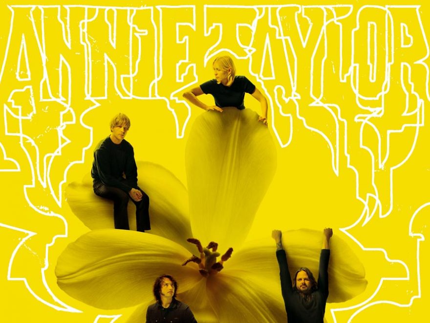 Cover des Albums "Out of Scale" von Annie Taylor