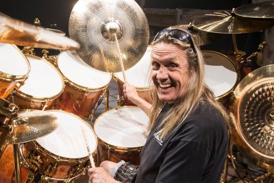 Iron-Maiden-Schlagzeuger Nicko McBrain an den Drums